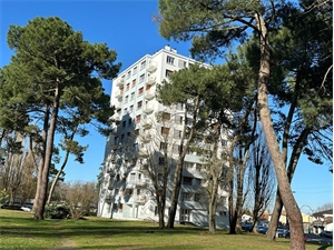 appartement à la vente -   33700  MERIGNAC, surface 69 m2 vente appartement - APR630409